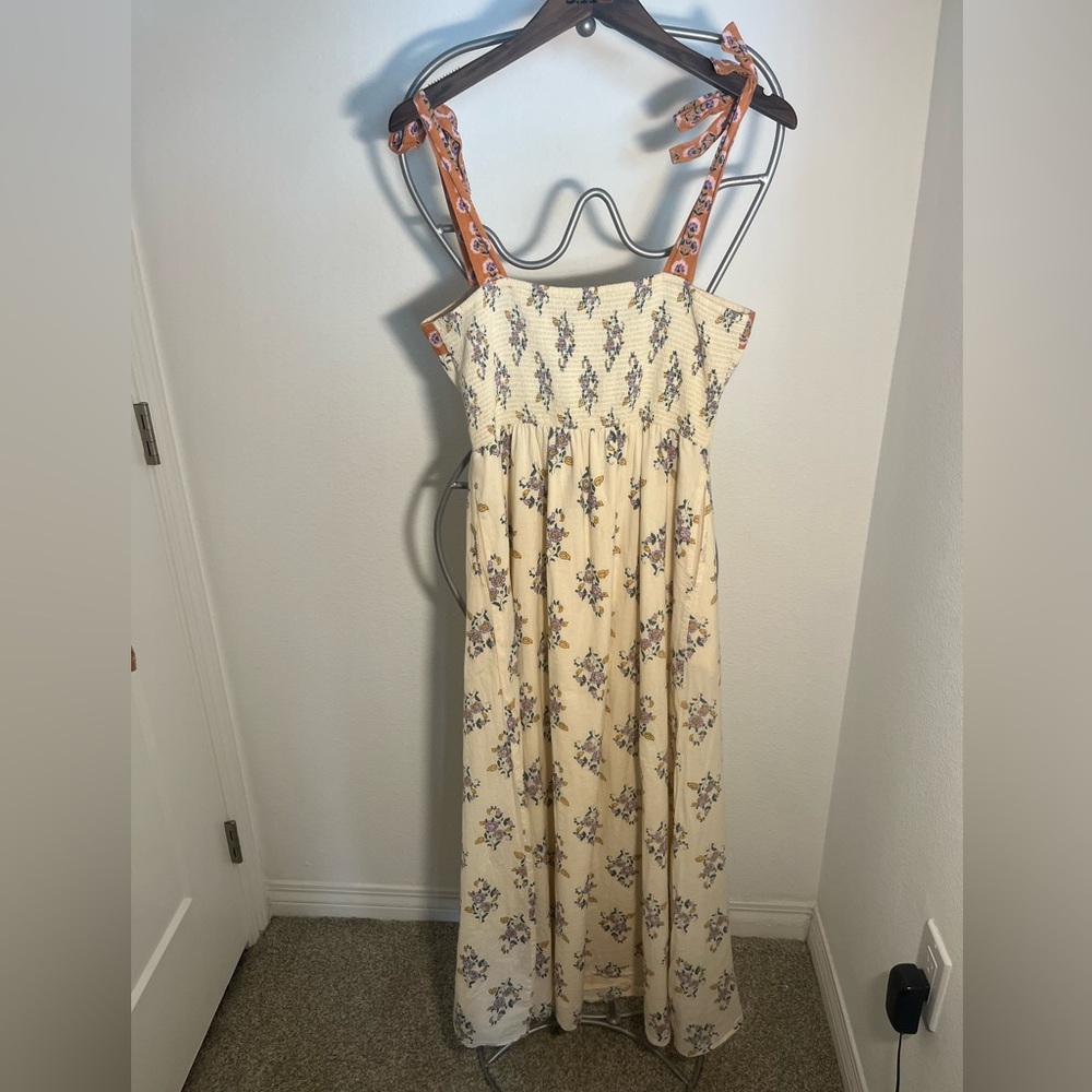 Patrons of Peace Floral Dress - Picture 2 of 13